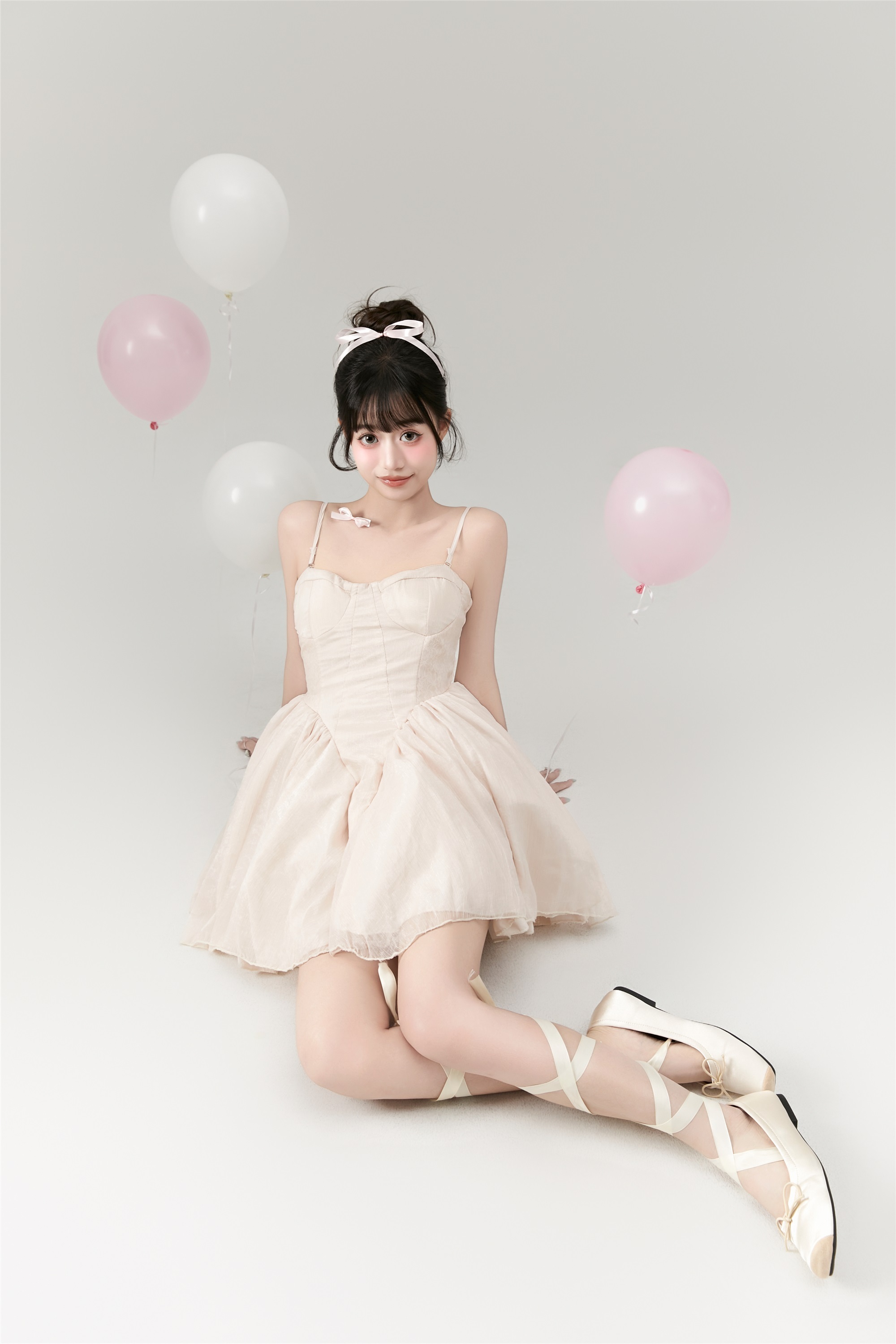 YITUYU艺图语 2025.01.01 芭蕾少女生日写真 菠萝包